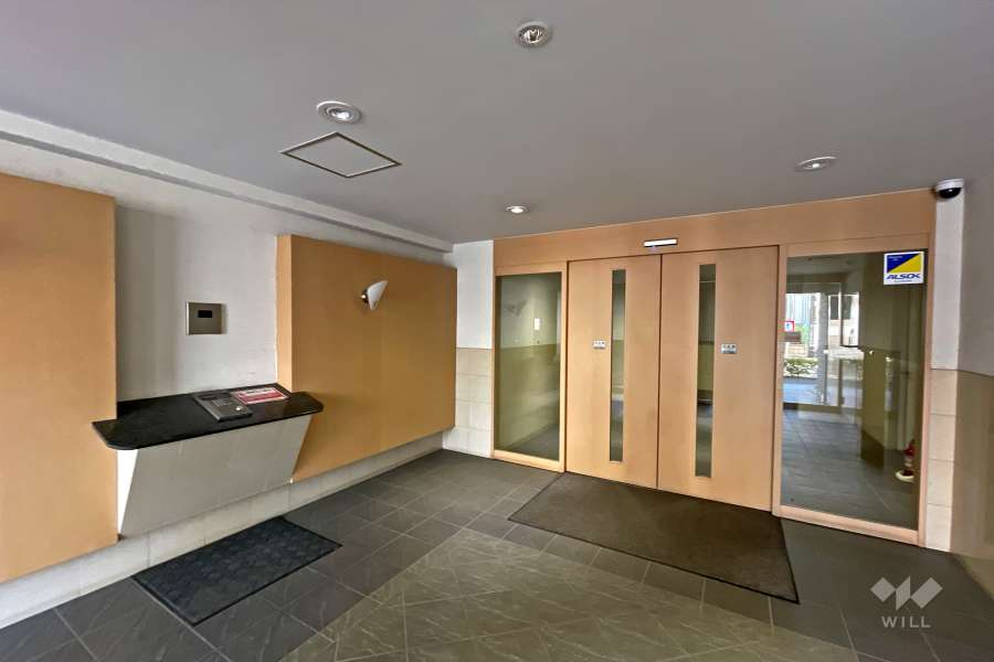 エントランスはオートロック付きです。