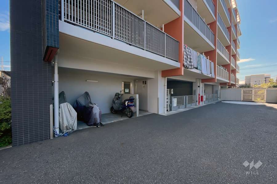 敷地内駐車場（屋内機械式）