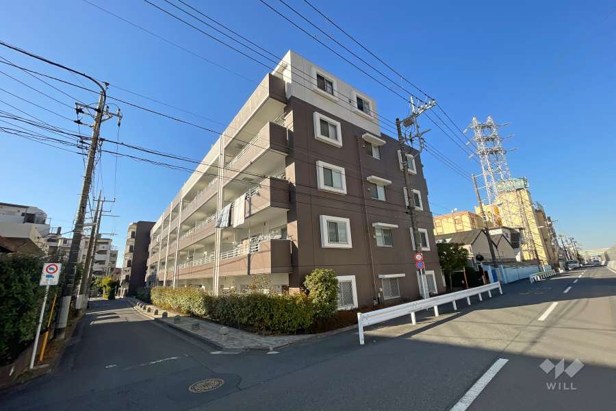 ビジュー青井の外観（南東側から）