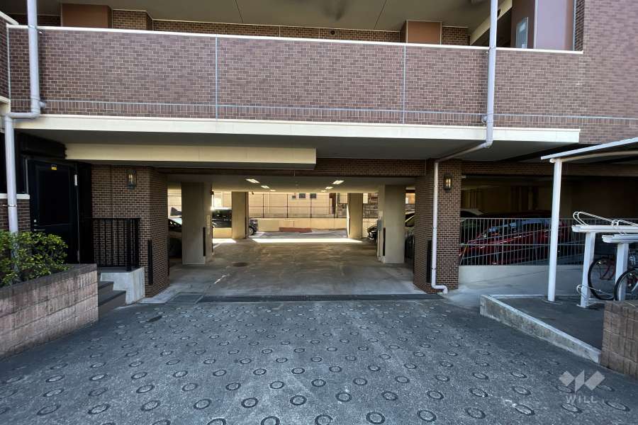 駐車場の出入り口・敷地内駐車場（屋内平面式）