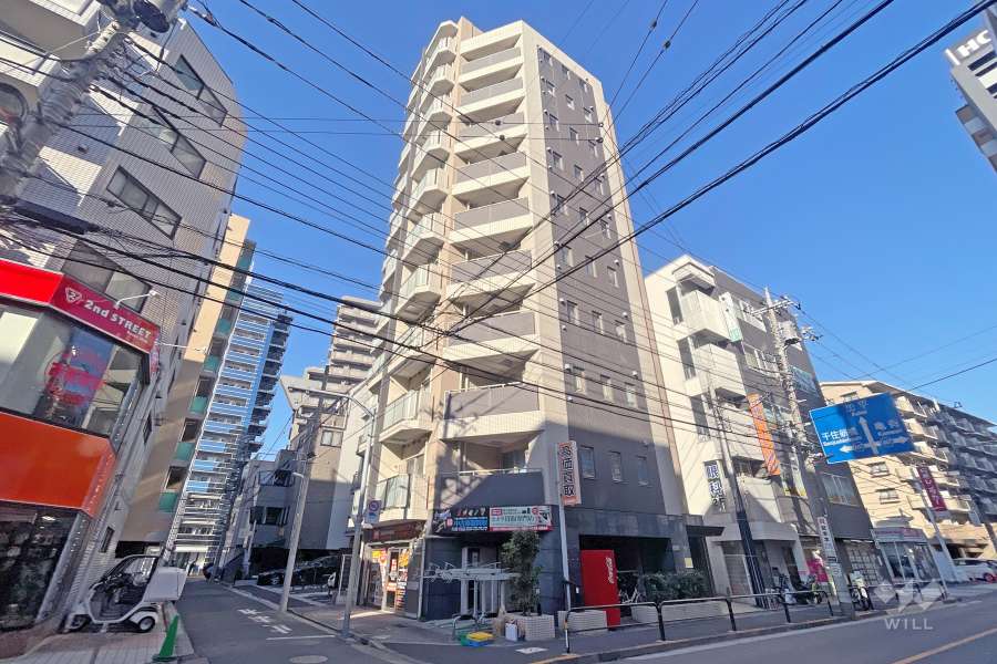 グランフォース綾瀬の外観（南東側から）