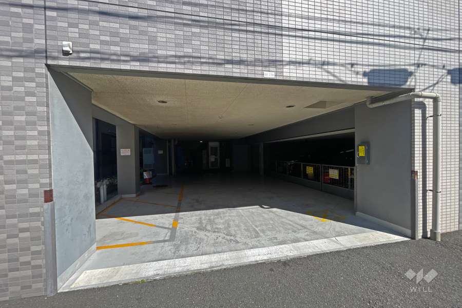 敷地内駐車場（屋内機械式）