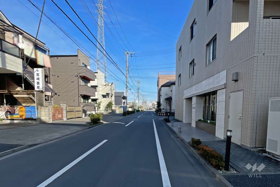 敷地北側の前面道路
