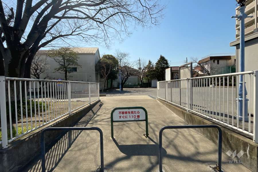 敷地に隣接する梅田南公園