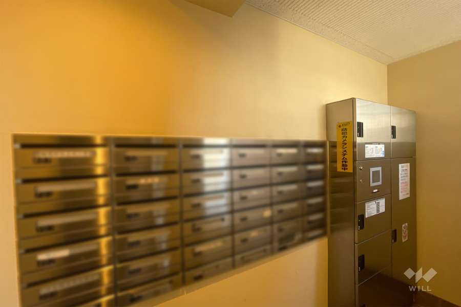 宅配ボックスと共用ポスト　