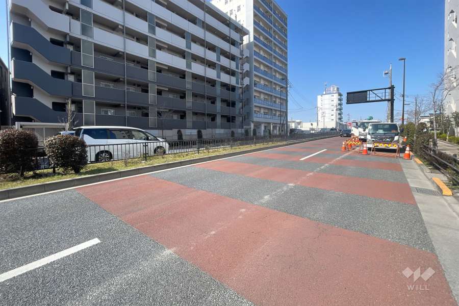 敷地東側の前面道路