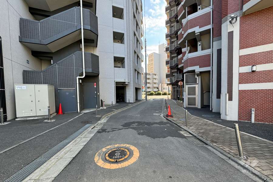 敷地南西側の前面道路