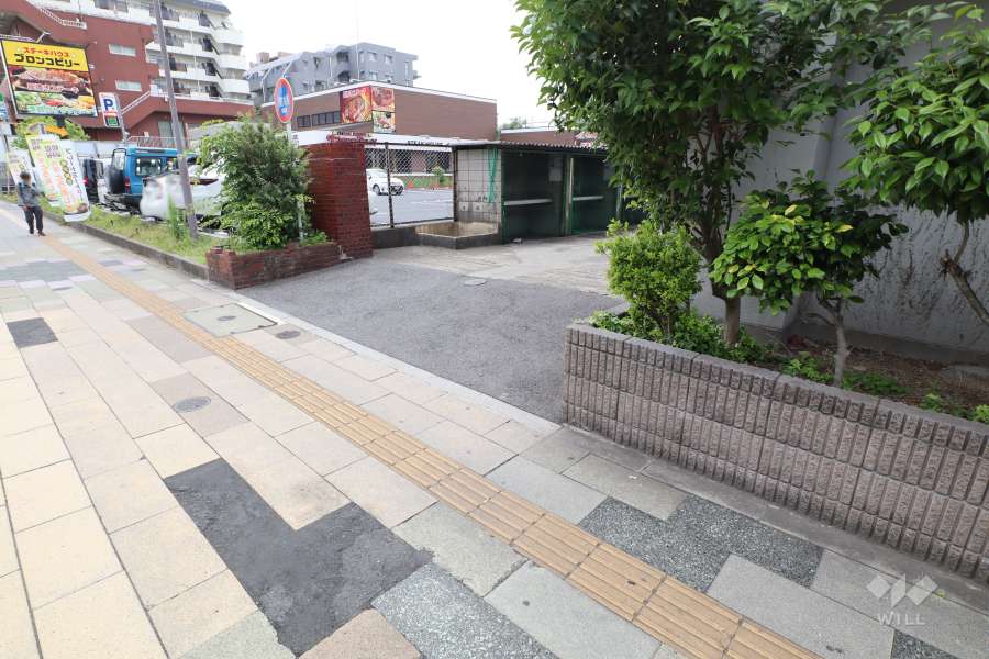 駐車場の出入り口