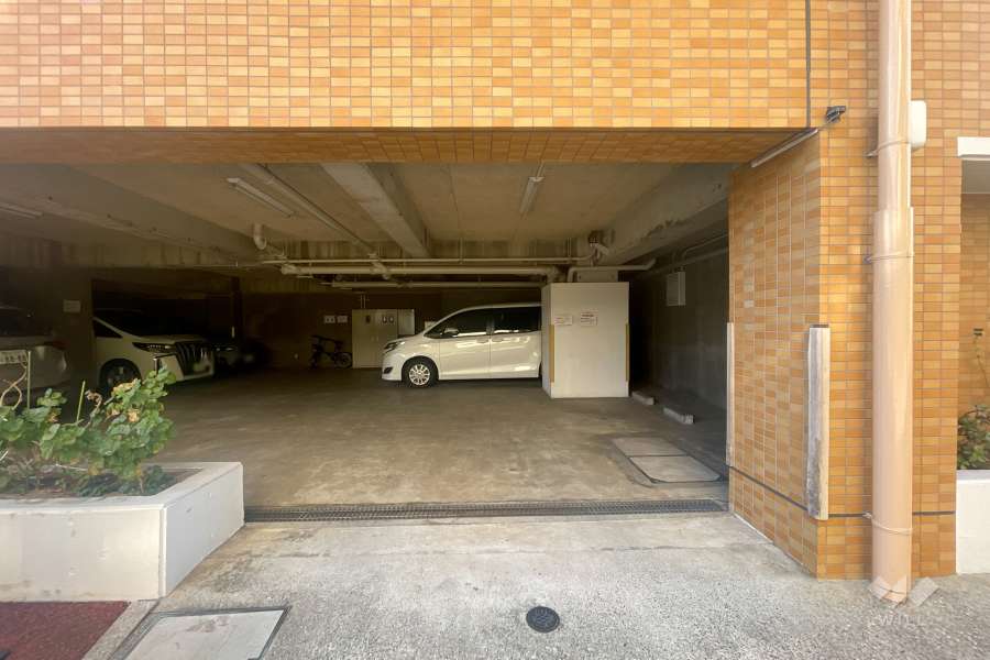 駐車場の出入り口