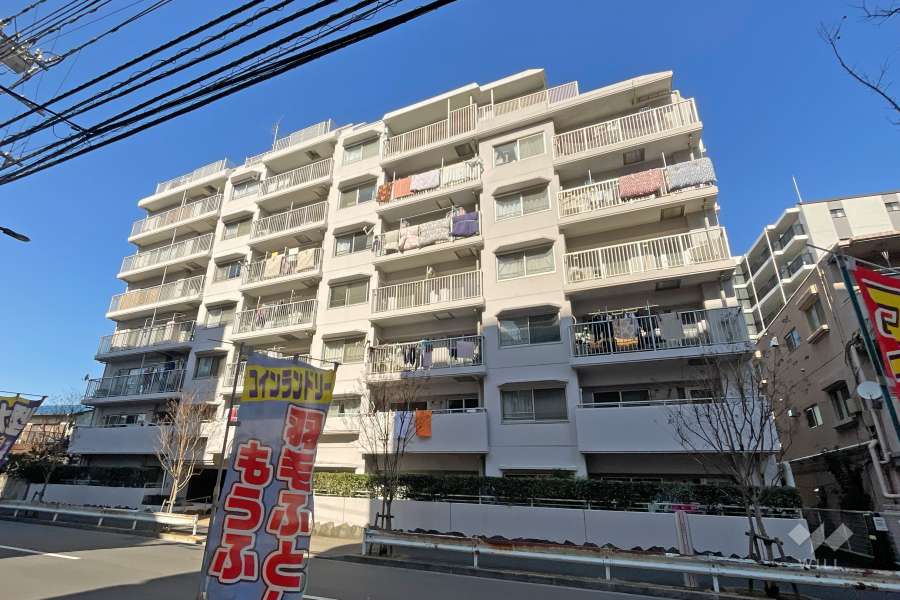 モアステージ綾瀬の外観（南東側から）