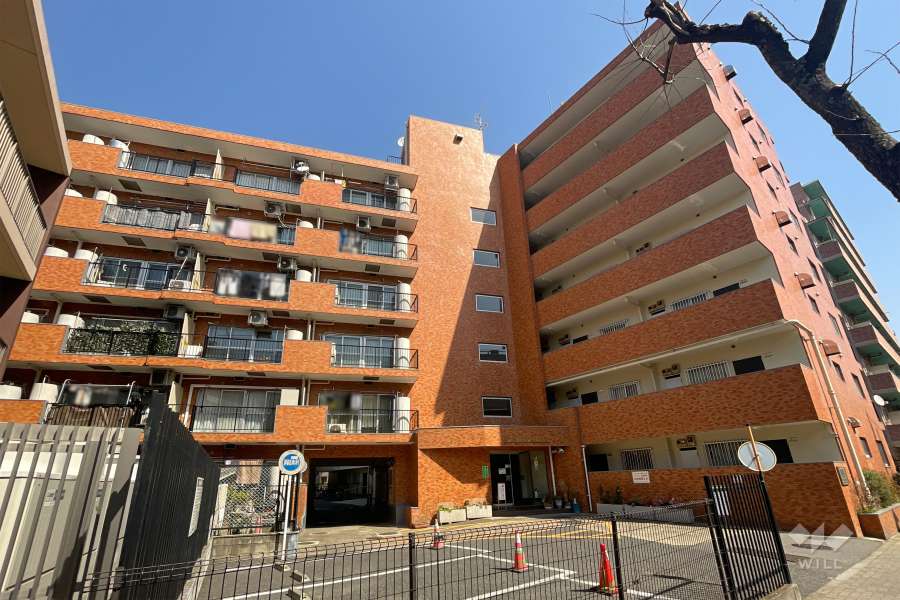 ライオンズマンション西新井の外観（南西側から）