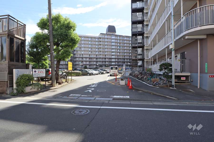 駐車場の出入り口