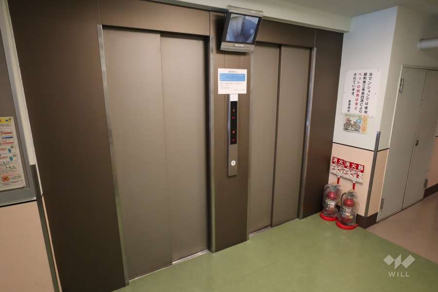 共用のエレベーター
