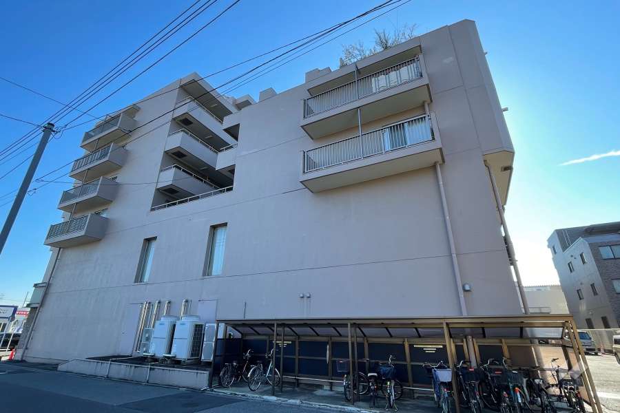 いづみハイツ竹の塚の外観（北西側から）