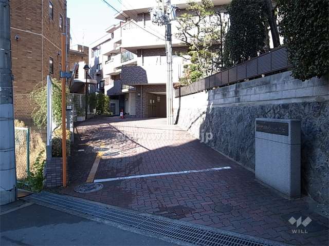 敷地入口