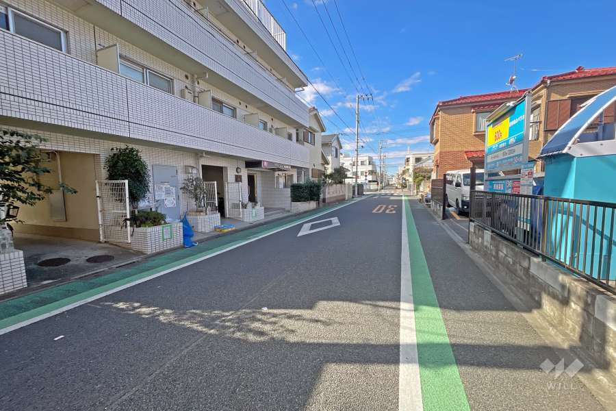 敷地北側前面道路（東側から）