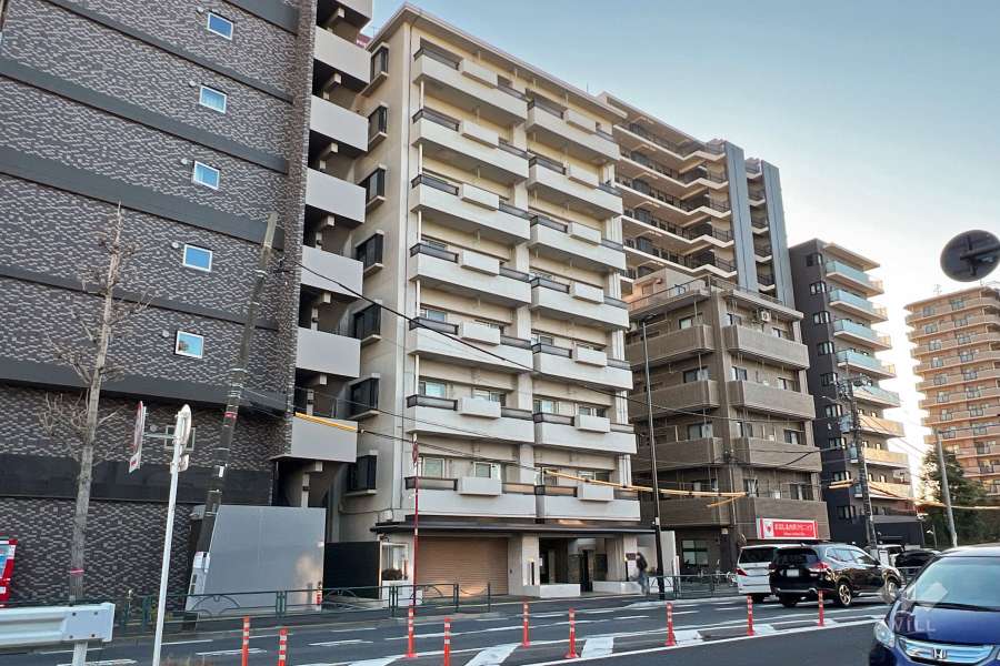 グリーンパーク第15綾瀬の外観（北東側から）