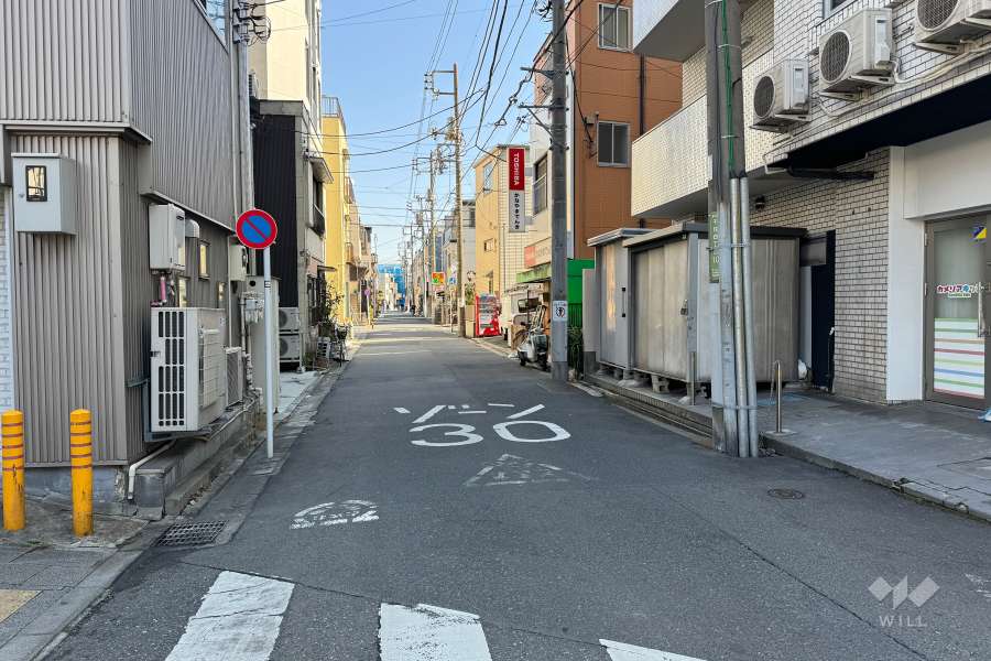 敷地北側の前面道路