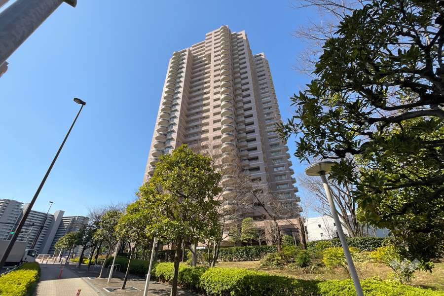 シテヌーブ北千住30 A棟の外観（北東側から）