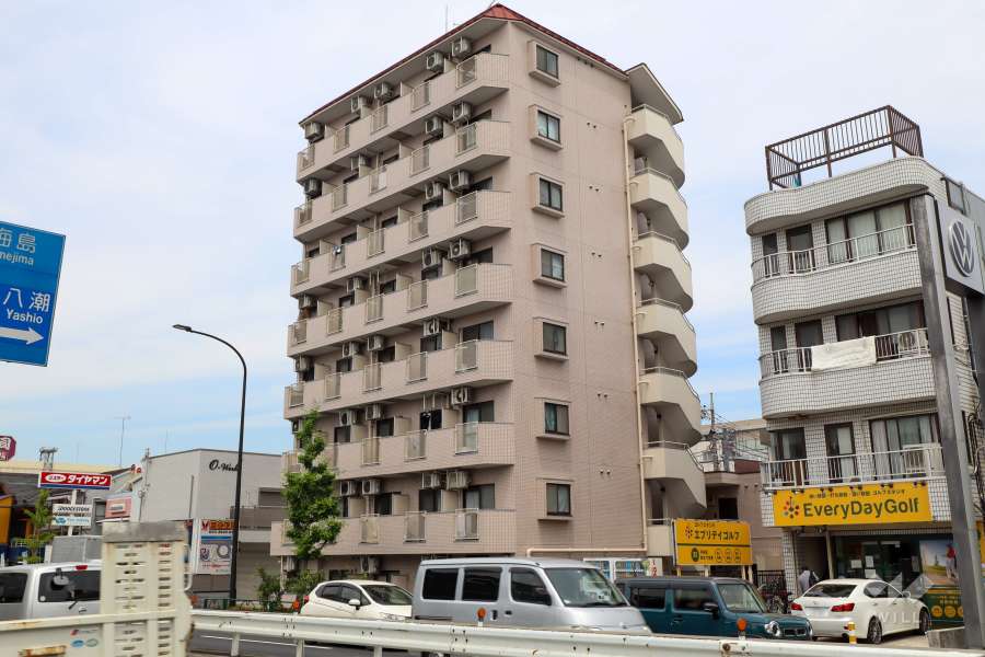 ジュネス北綾瀬の外観（南東側から）