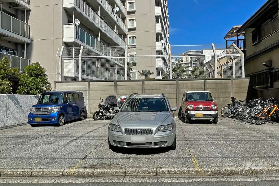 敷地内駐車場（屋外平面式）