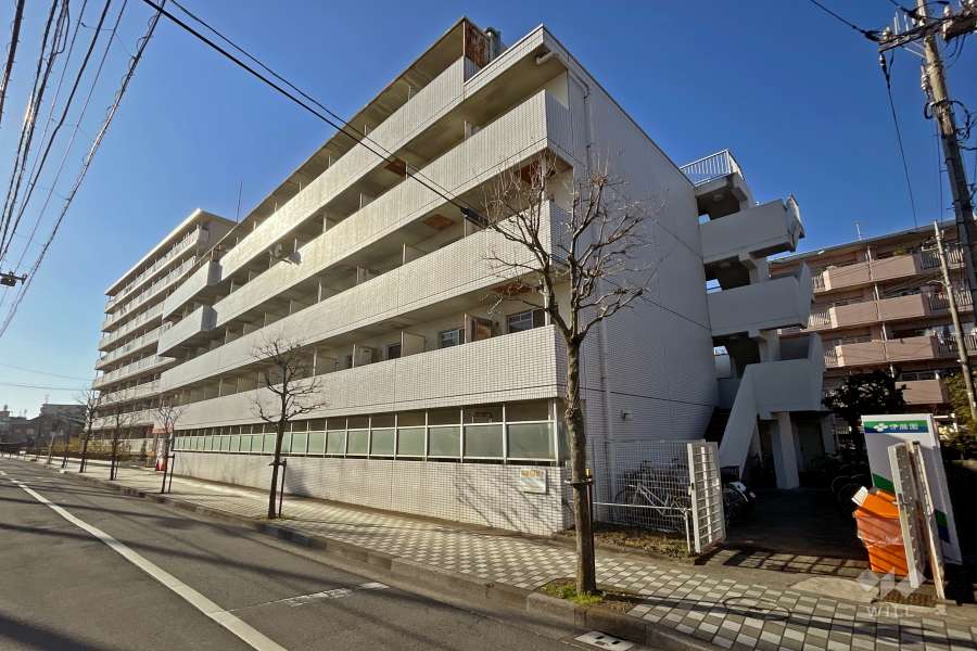 トップ五反野の外観（南東側から）