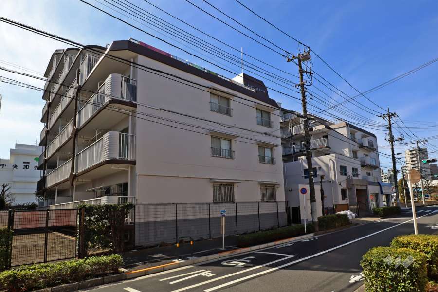 ネオコーポ北千住の外観（北東側から）