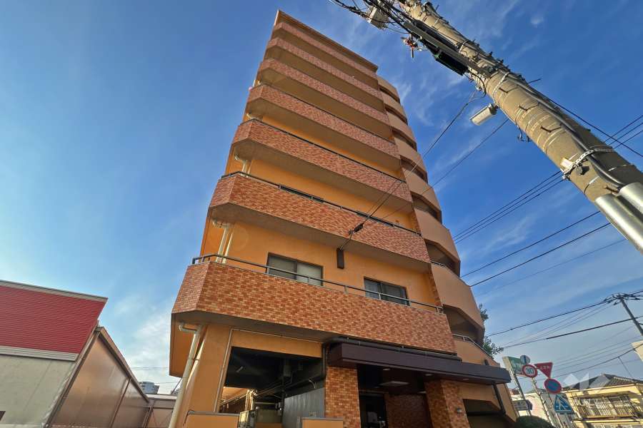 プライムハイツ鹿浜の外観（南東側から）