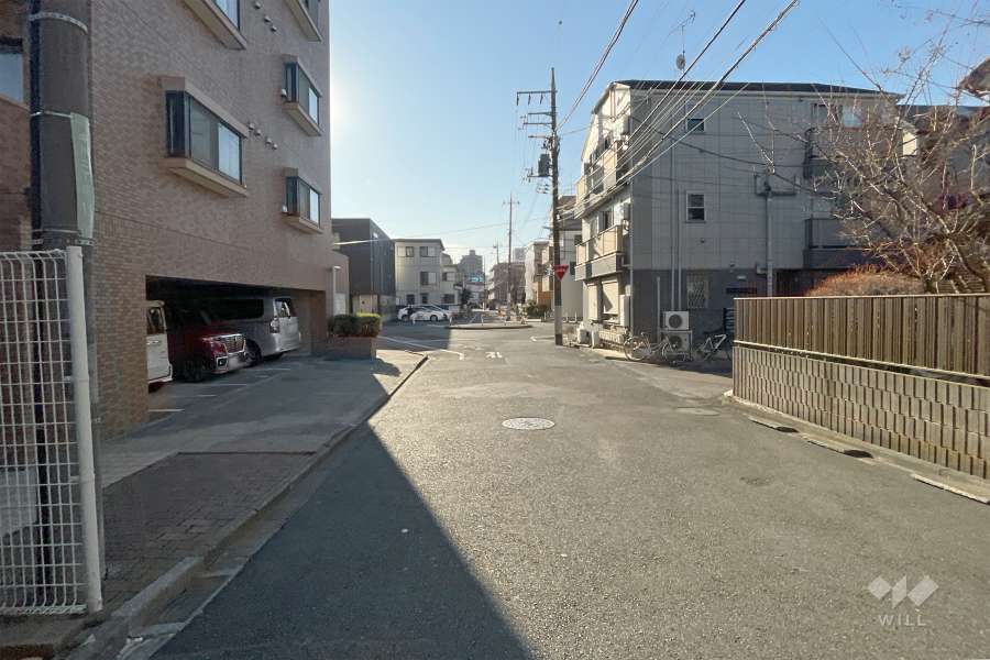 敷地北西側の前面道路
