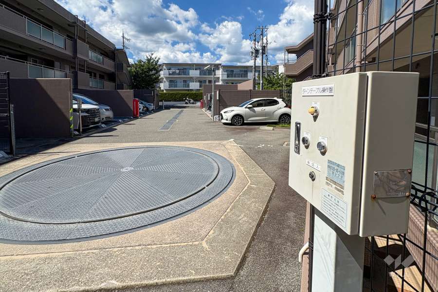 敷地内駐車場のターンテーブル