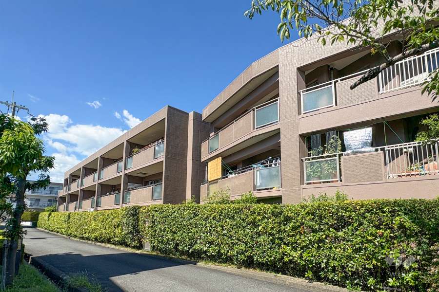 桜ヶ丘アインスの外観（南西側から）