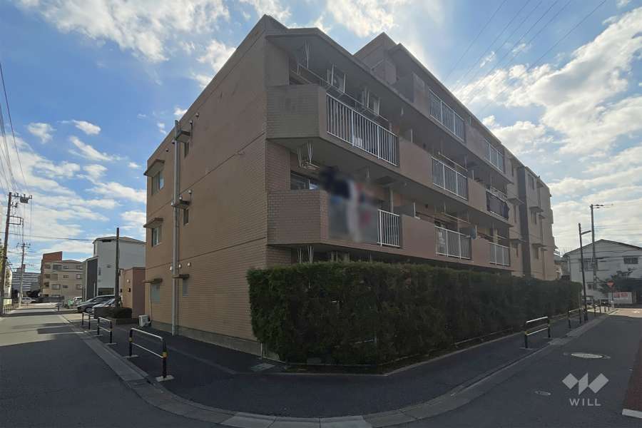 ライオンズマンション北綾瀬の外観（北西側から）