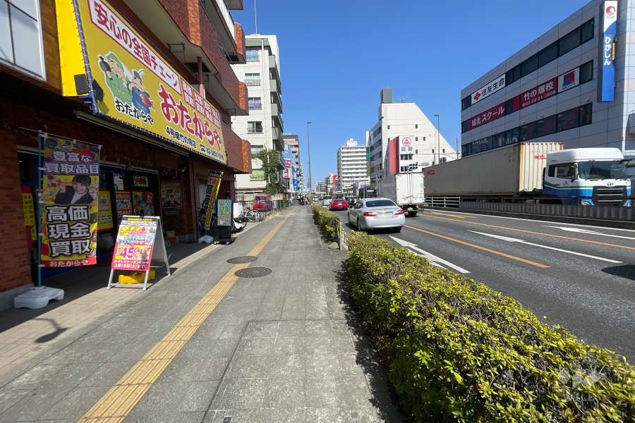 敷地東側の前面道路