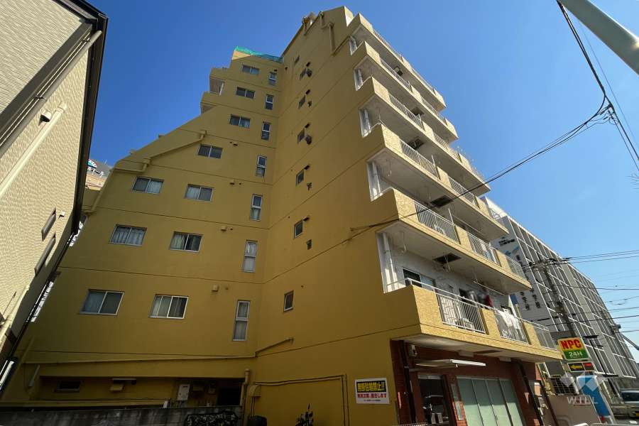 ワコー五反野マンションの外観（南西側から）