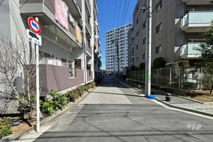 敷地南東側の前面道路