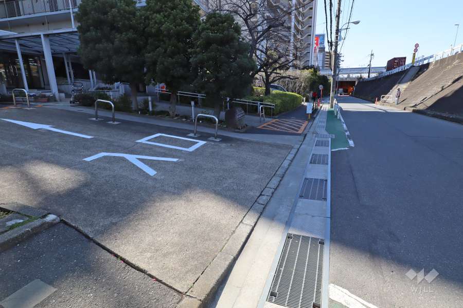 駐車場の出入り口