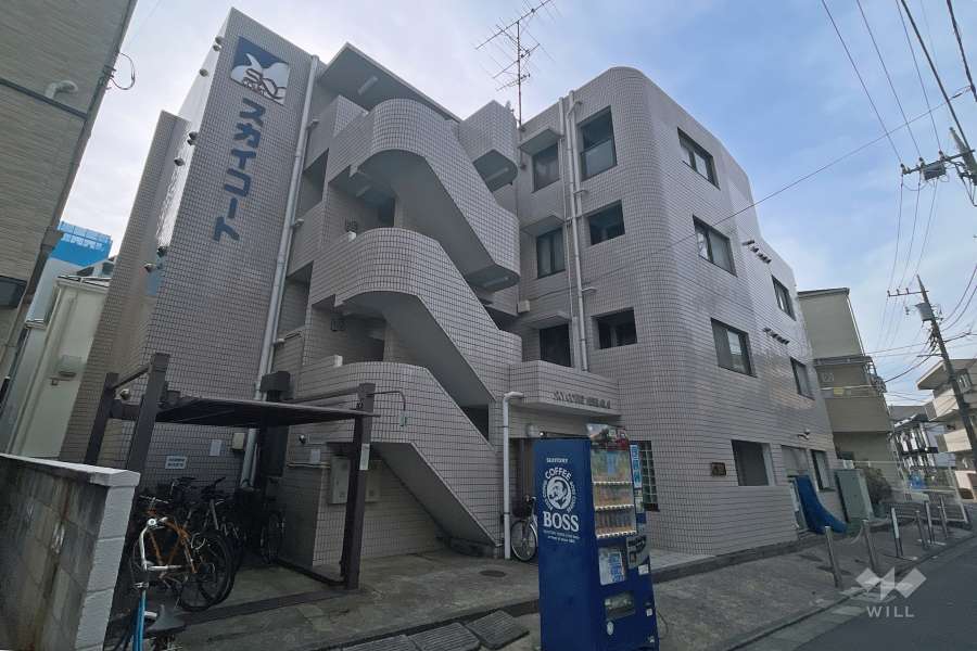 スカイコート西新井の外観（北東側から）