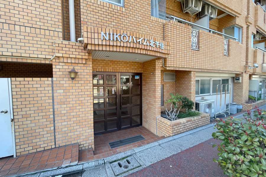 エントランス（東側）　