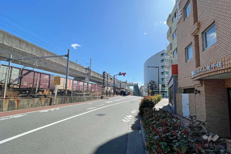 敷地東側の前面道路　