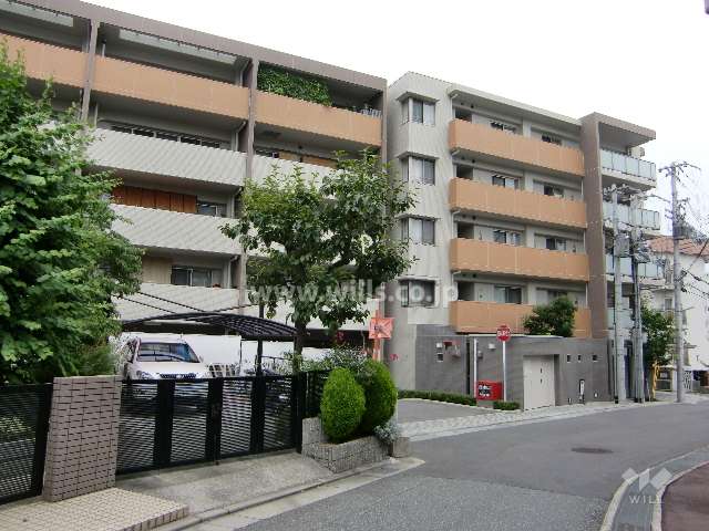 グランディア宝塚アソシアの外観（西側から）