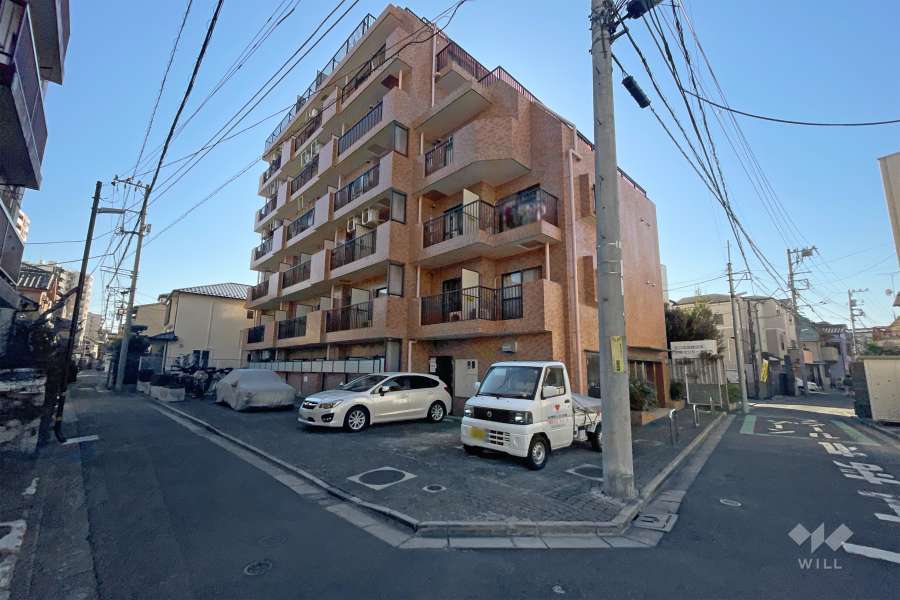 ライオンズマンション北千住第３の外観（北東側から）　