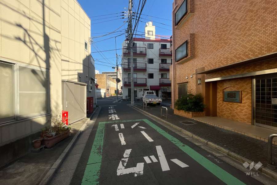 敷地北側の前面道路　
