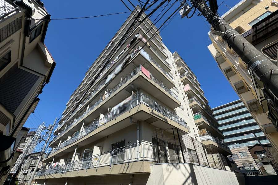 ローズハイツ千住桜木の外観（南側から）