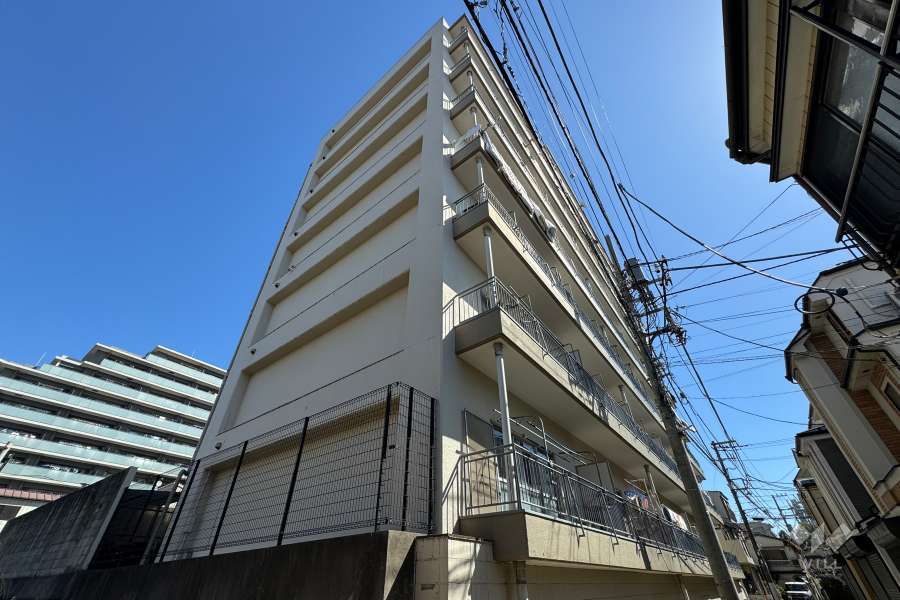 ローズハイツ千住桜木の外観（西側から）