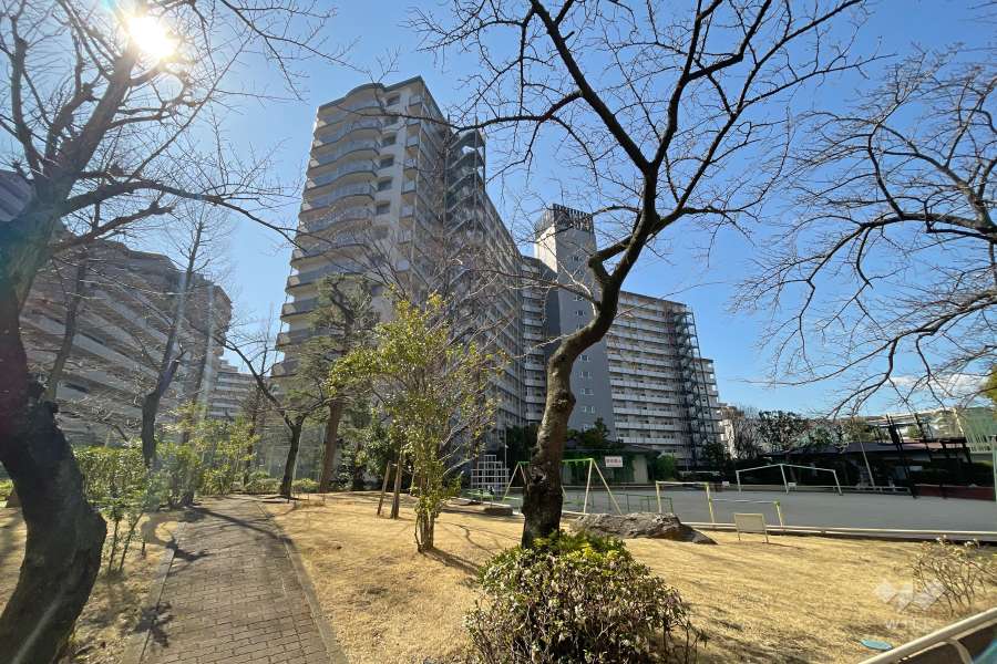 グリーンコーポ千寿1号棟の外観（南西側から）