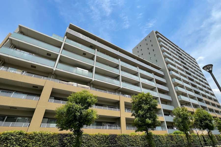 オーベルグランディオ千住大橋の外観（南西側から）