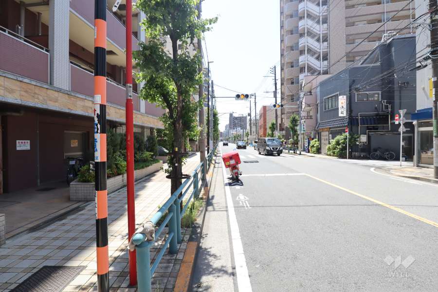 敷地南西側の前面道路