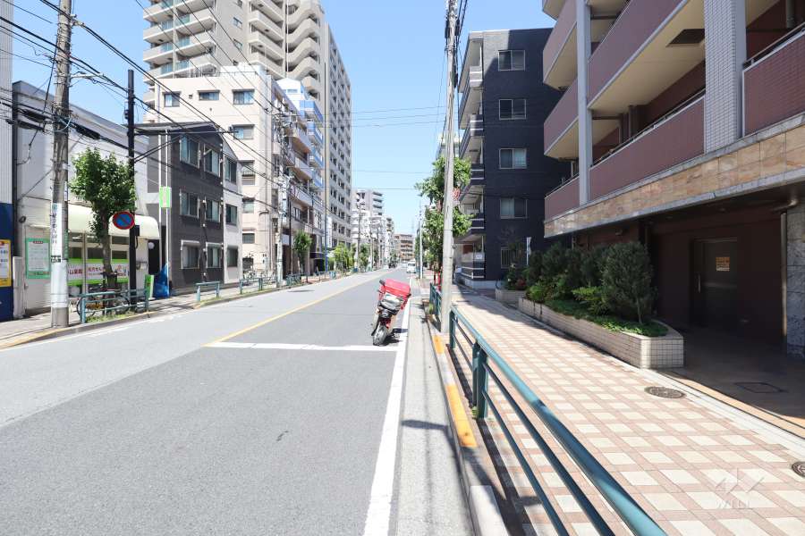 敷地南西側の前面道路　