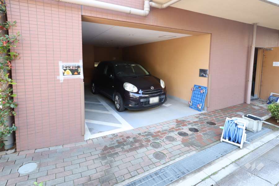 敷地内駐車場（屋内平面式）