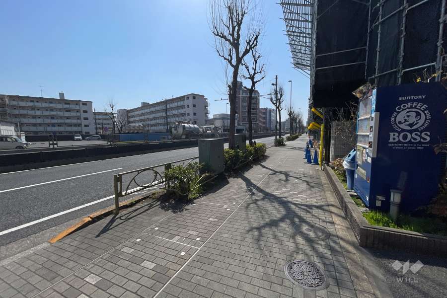 敷地東側の前面道路